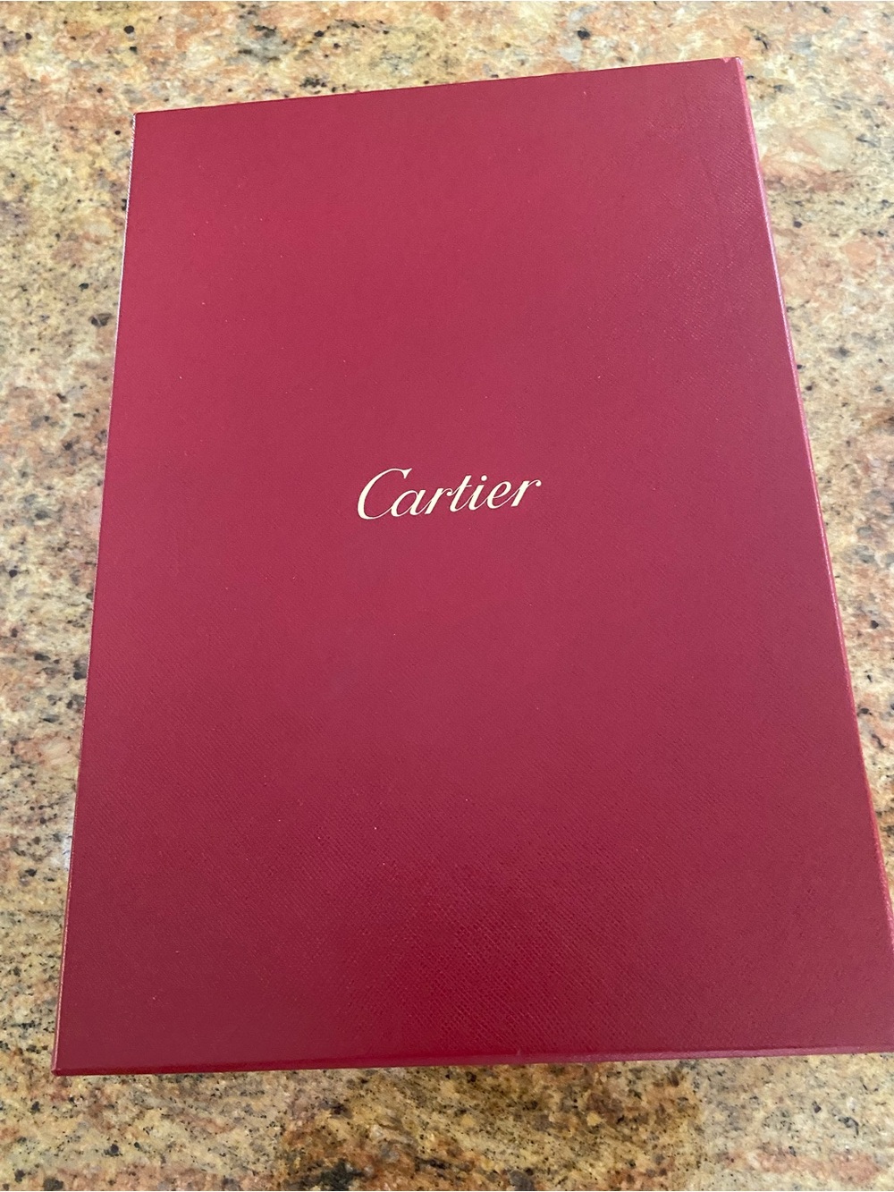 Cartier Authentic Vintage necklace case with outer box.
Good condition.